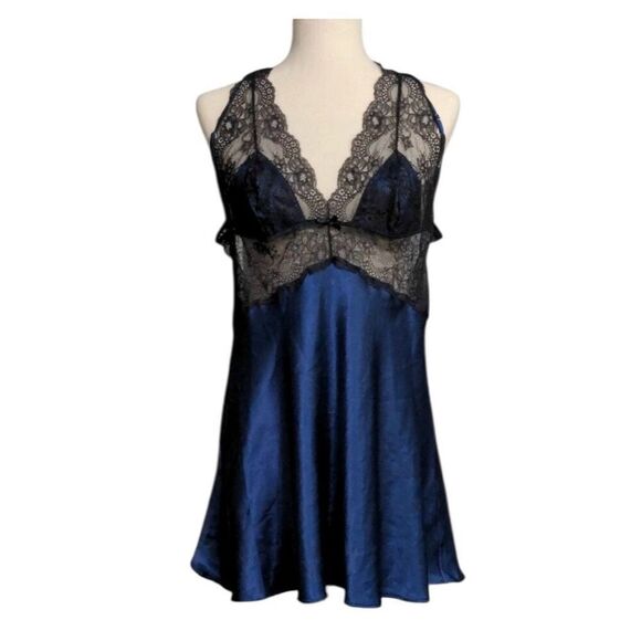 ✨Victoria's Secret Lace Detail Slip Sz Small Navy Chemises✨ - Picture 2 of 8